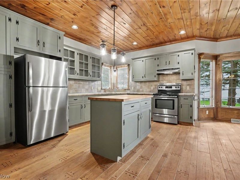 268 S Bayshore Drive, Columbiana, OH 44408 Photo 4