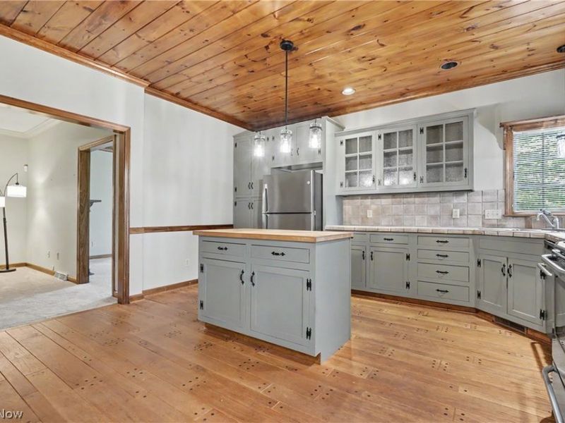 268 S Bayshore Drive, Columbiana, OH 44408 Photo 6