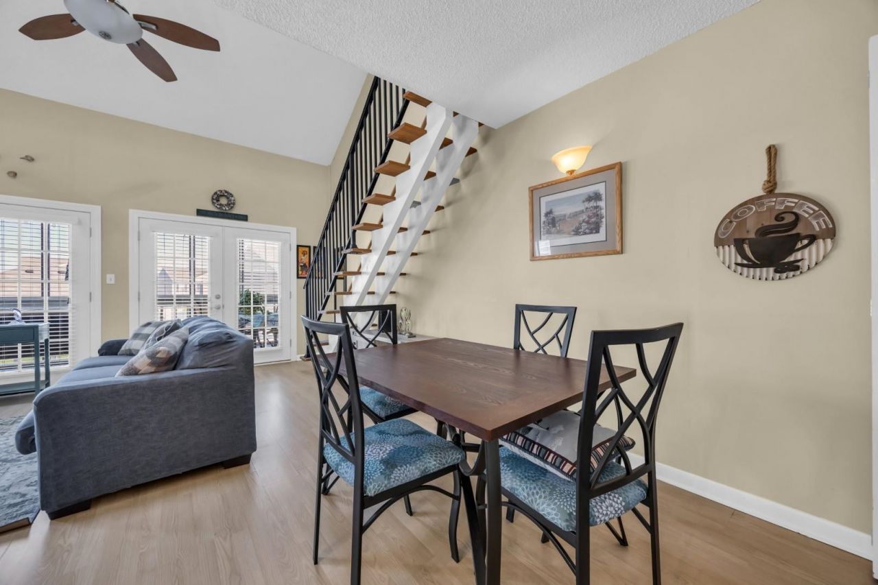 500 Fairway Village Dr.  Photo 10