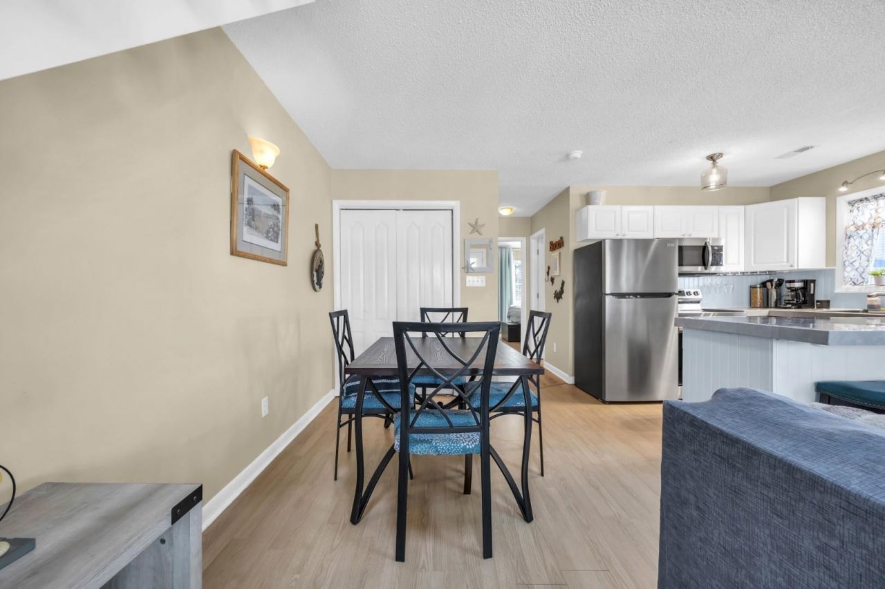 500 Fairway Village Dr.  Photo 12