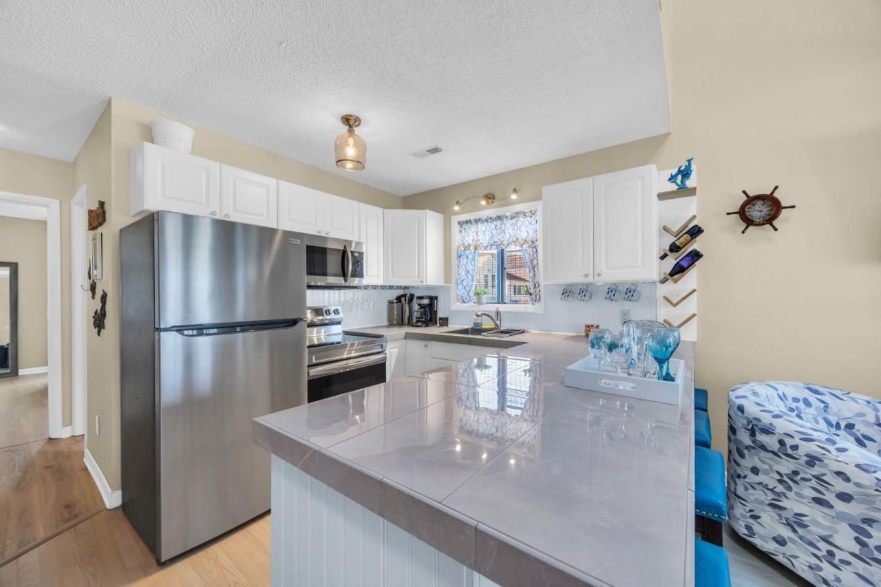 500 Fairway Village Dr.  Photo 20