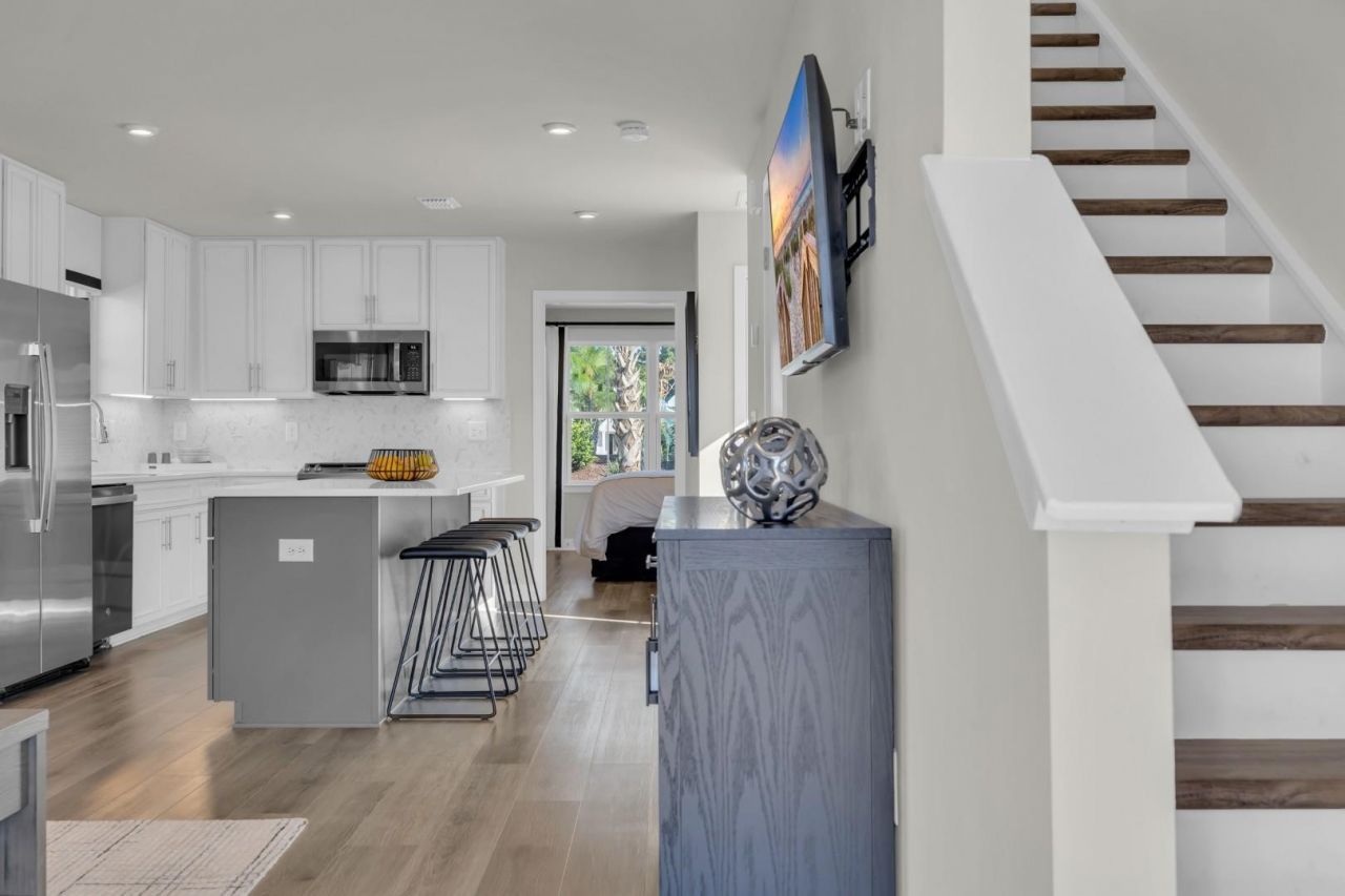 500 Fairway Village Dr.  Photo 27