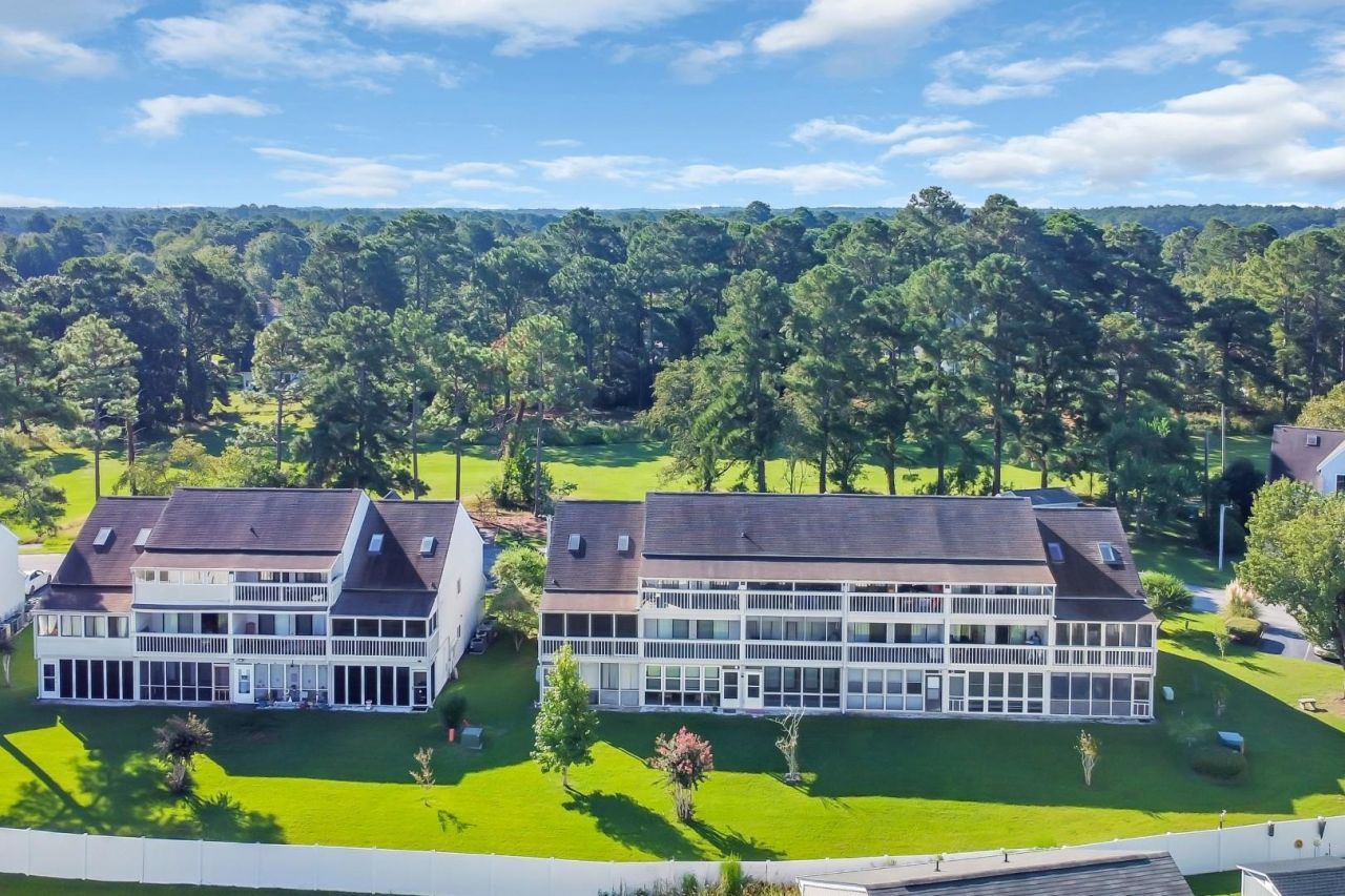 500 Fairway Village Dr.  Photo 32