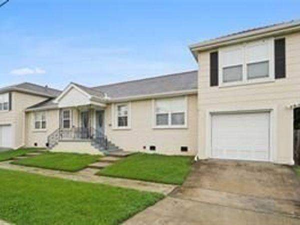 827 CHAPELLE Street , New Orleans, LA 70124