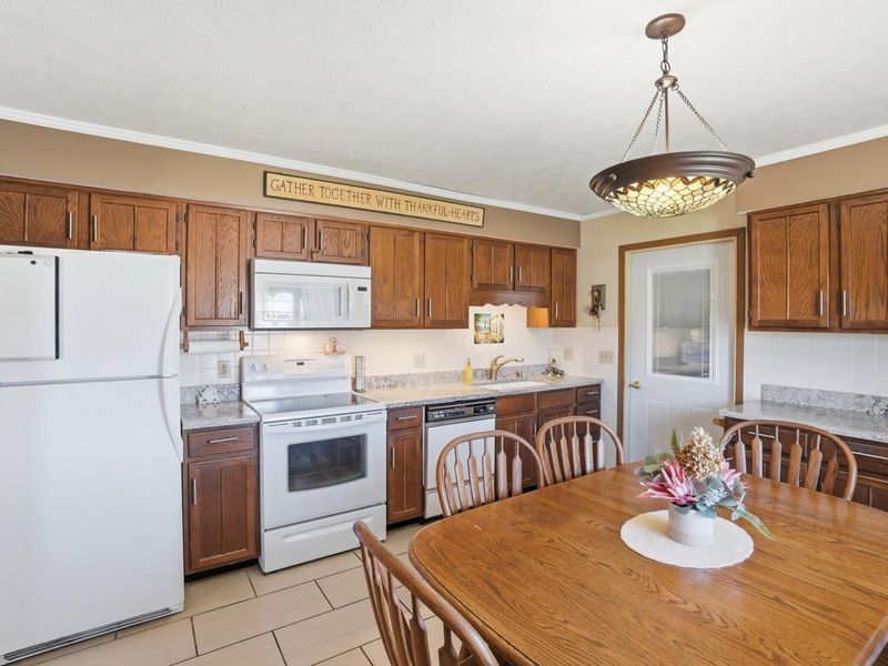 1039 Bradford Drive, Springfield, OH 45503 Photo 7