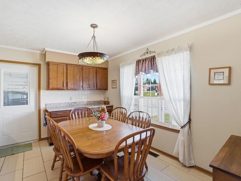 1039 Bradford Drive, Springfield, OH 45503 Photo 8