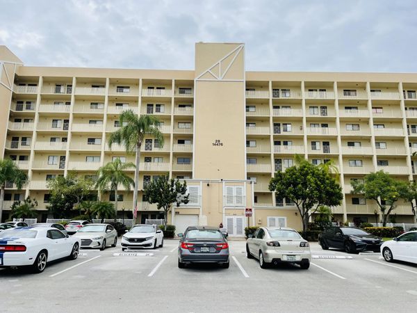 14476 Amberly Lane, Unit 208, Delray Beach, FL 33446