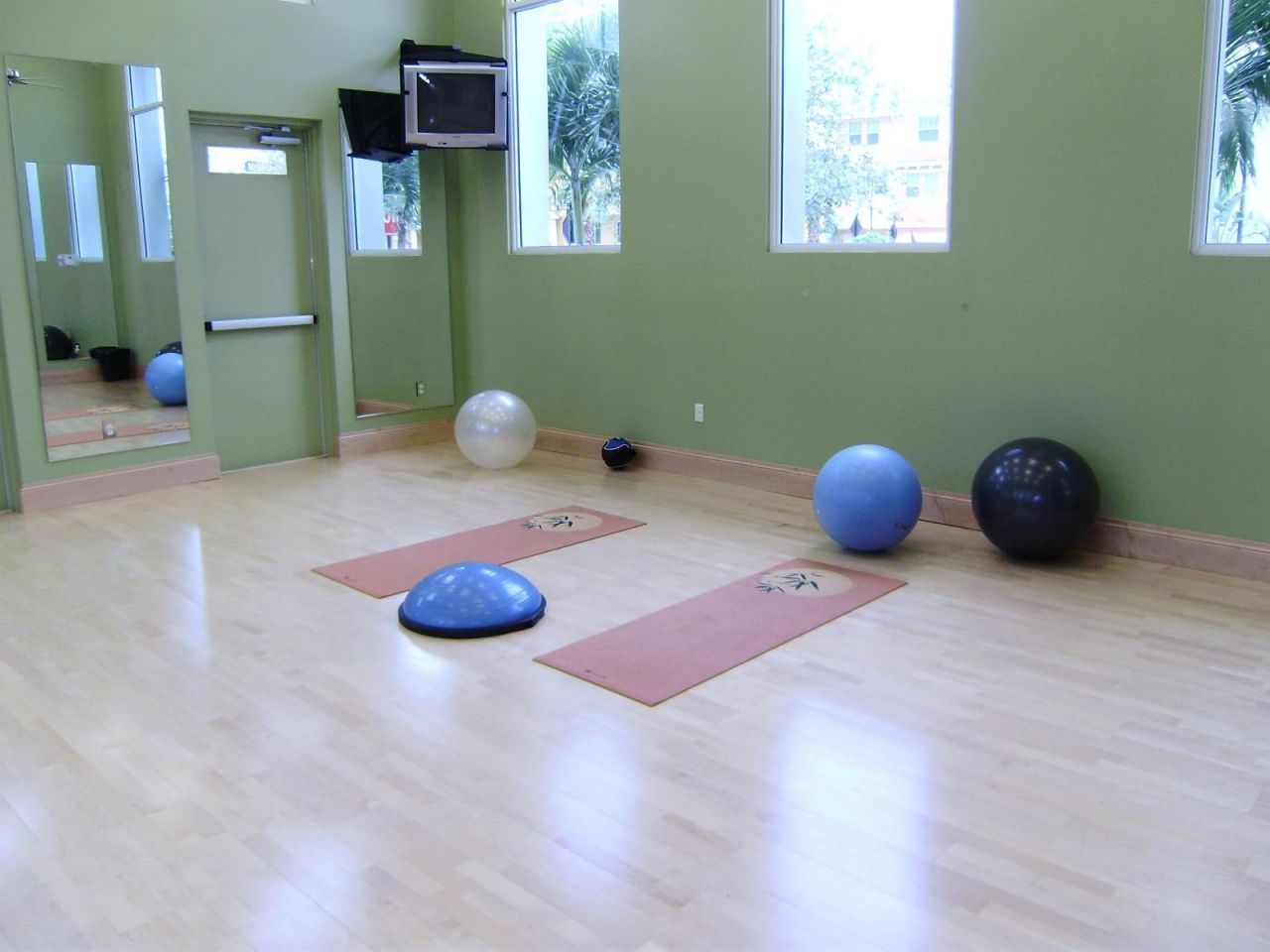 810 Marina Del Ray Lane, Unit 2, West Palm Beach, FL 33401 Photo