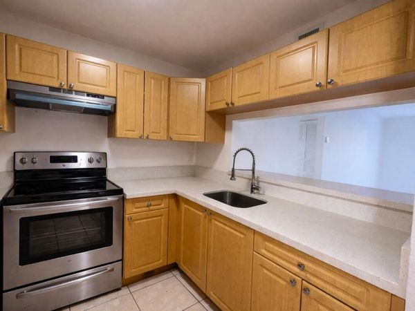 1095 W 77th Street, Unit 209, Hialeah, FL 33014