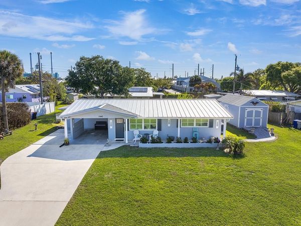 1640 4th Avenue, Vero Beach, FL 32960