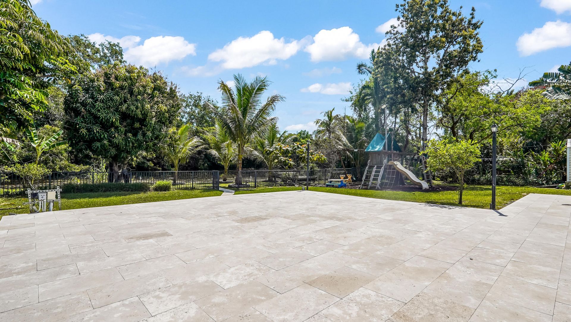 1120 E Tropical Way, Plantation, FL 33317 Photo