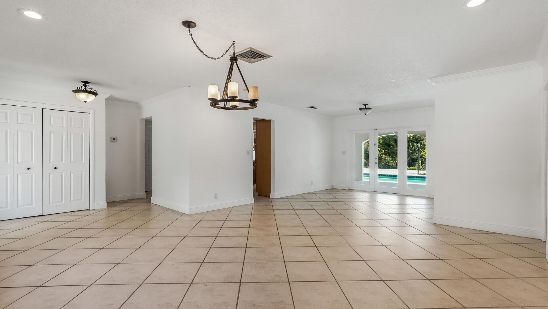 1120 E Tropical Way, Plantation, FL 33317 Photo
