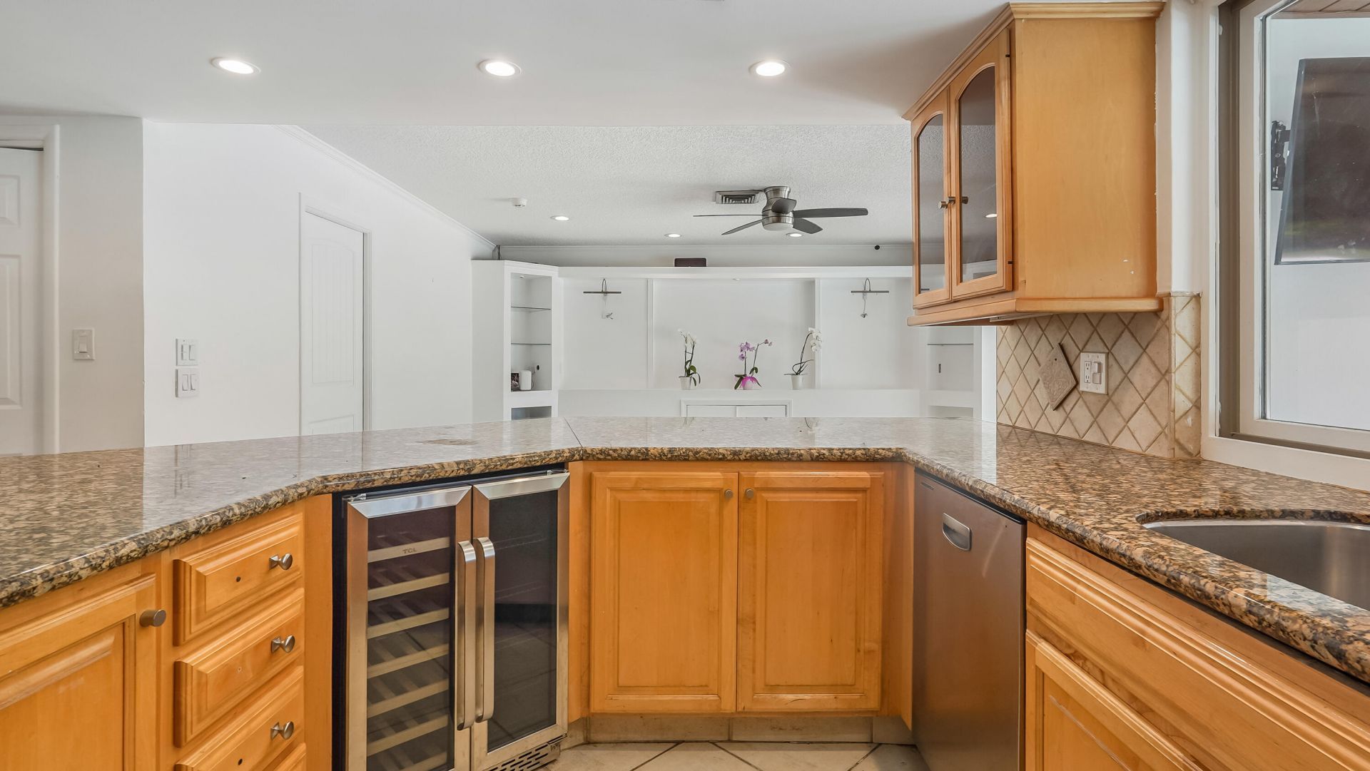 1120 E Tropical Way, Plantation, FL 33317 Photo