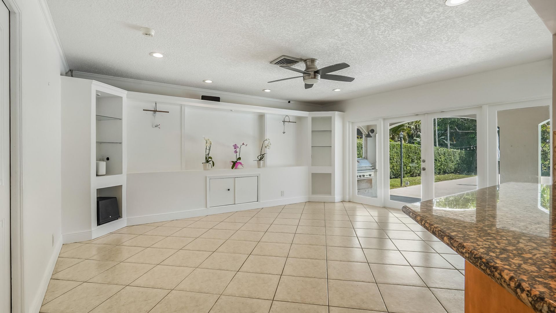 1120 E Tropical Way, Plantation, FL 33317 Photo