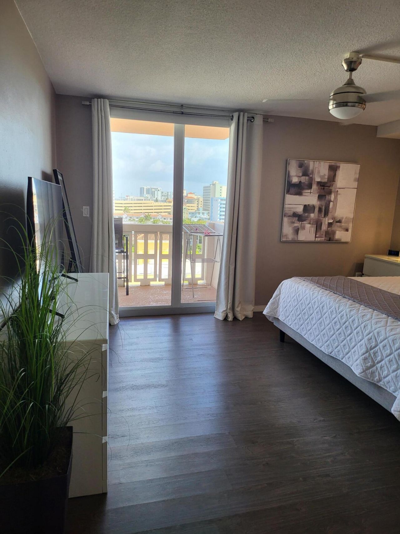 801 S Ocean Drive, Unit 805, Hollywood, FL 33019 Photo