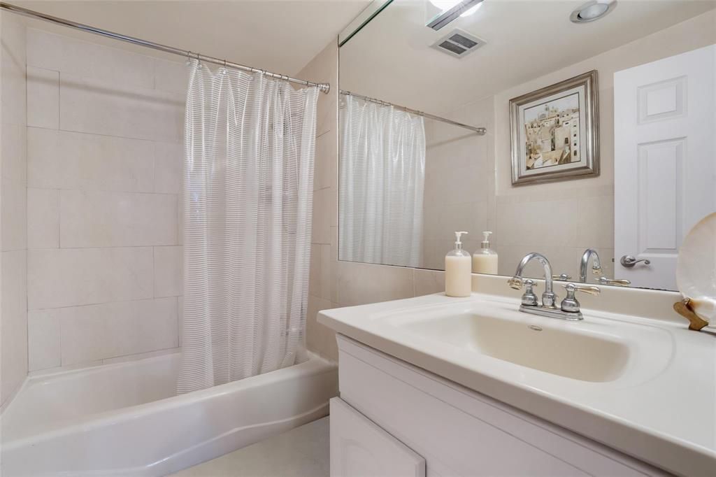 3233 NE 34th Street, Unit 1214, Fort Lauderdale, FL 33308 Photo