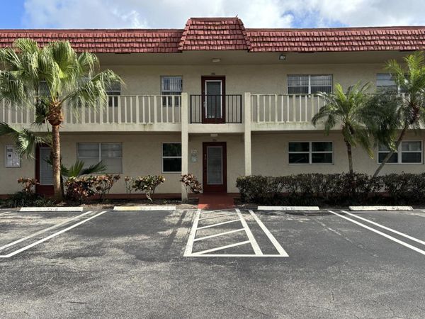 33 Abbey Lane, Unit 106, Delray Beach, FL 33446