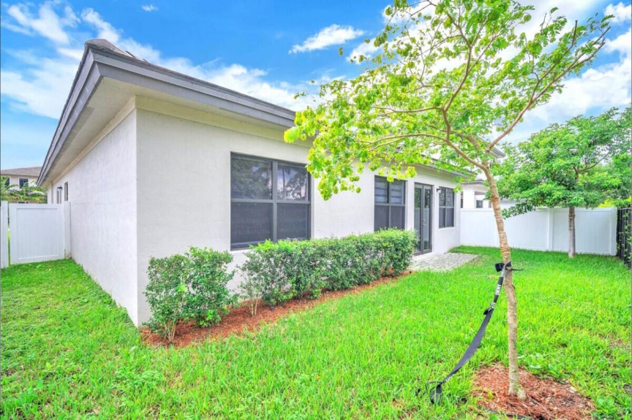 17451 SW 41st Street, Miramar, FL 33029 Photo