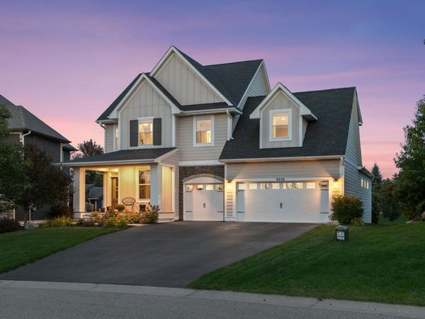 9236 Red Oak Trail , Woodbury, MN 55129