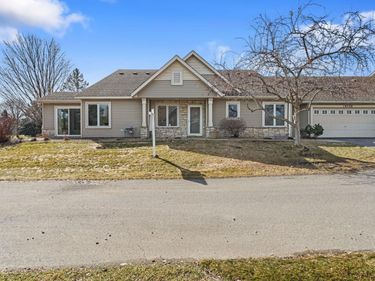 10720 57th Place N, Unit 1, Plymouth, MN 55442