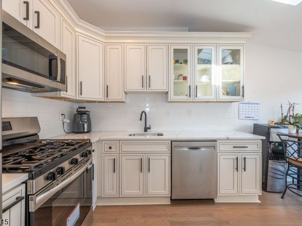 7 Pine St, Jefferson, NJ 07849