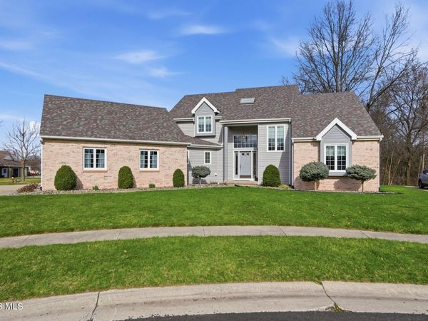 1776 Arrowhead Court, Defiance, OH 43512