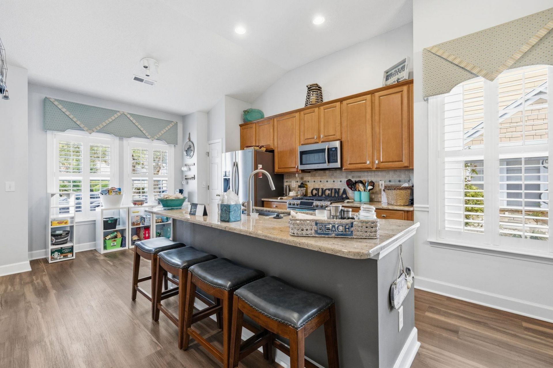 307 River Rock Ln. Photo 11