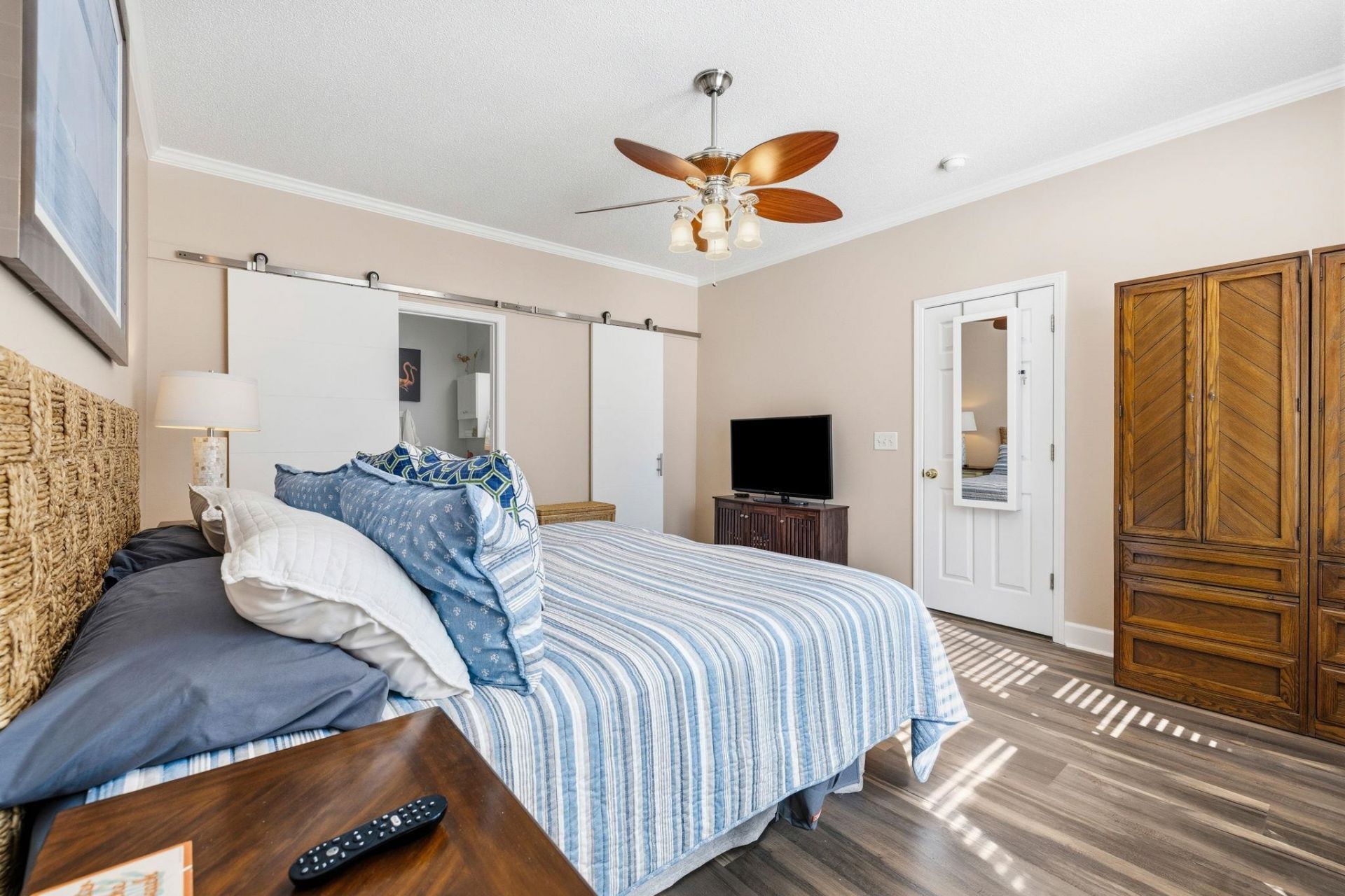 307 River Rock Ln. Photo 19