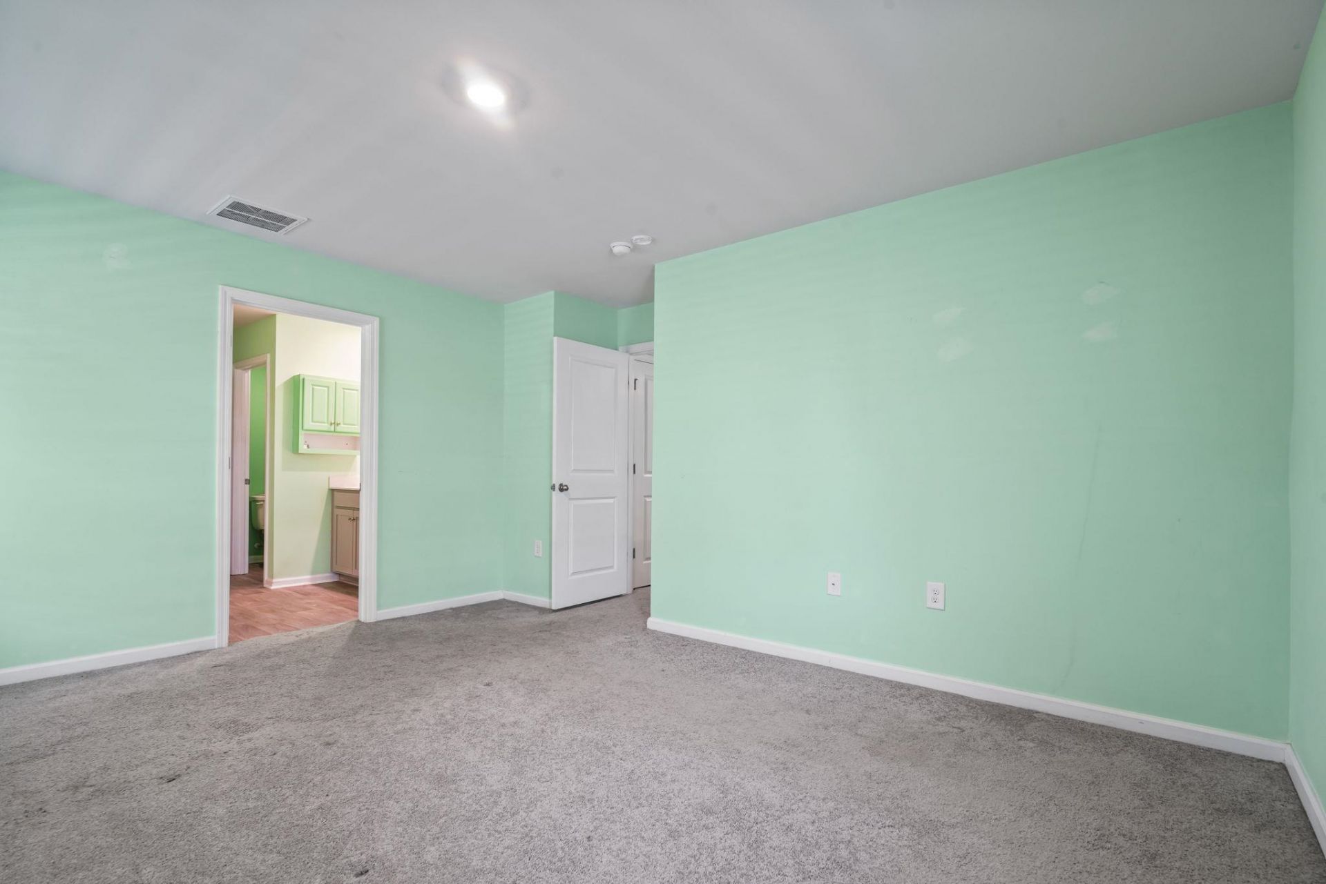 6615 Colonial Dr. Photo 14