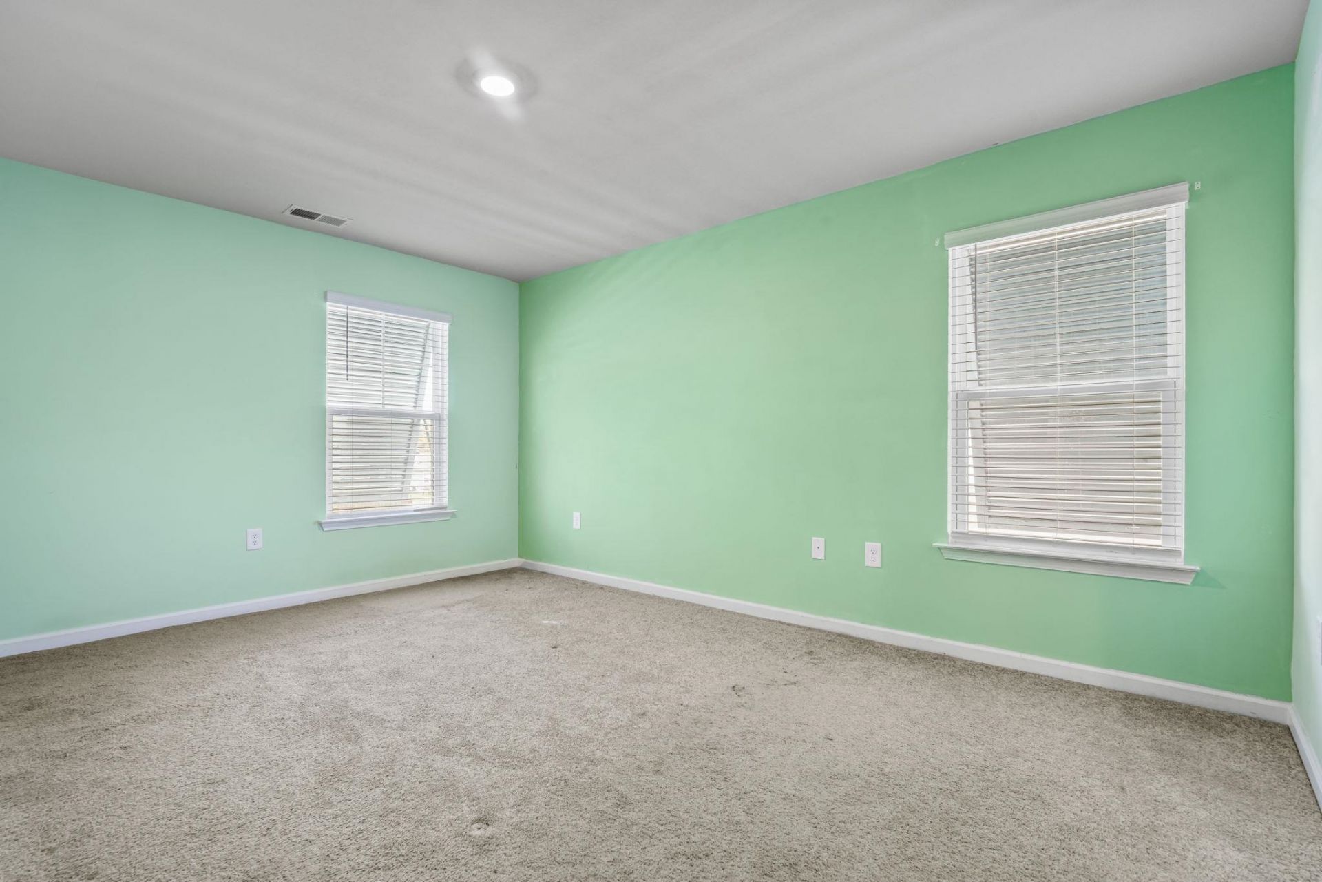 6615 Colonial Dr. Photo 15