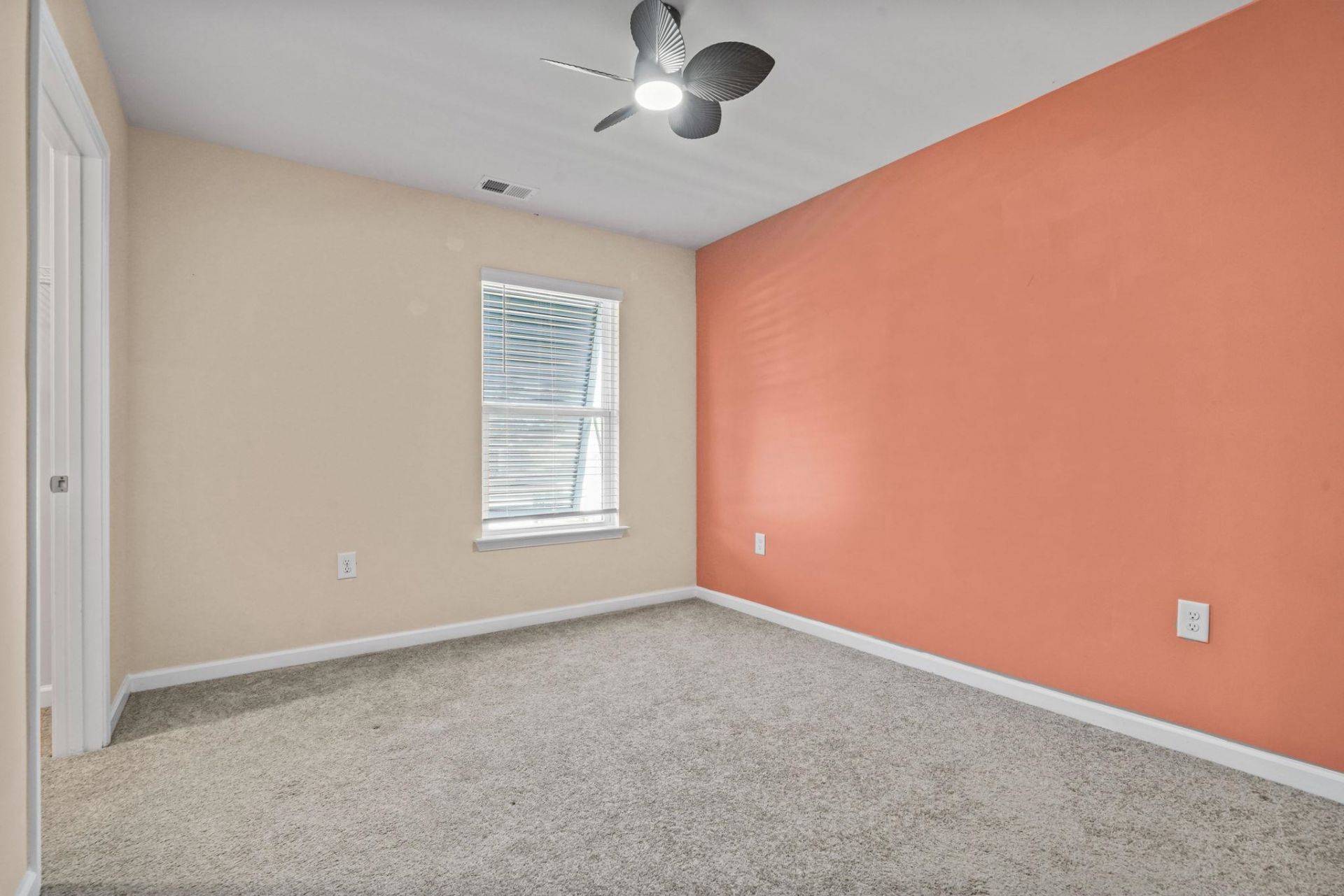 6615 Colonial Dr. Photo 21