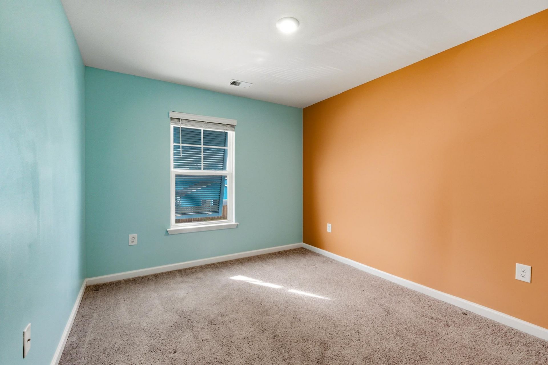 6615 Colonial Dr. Photo 28