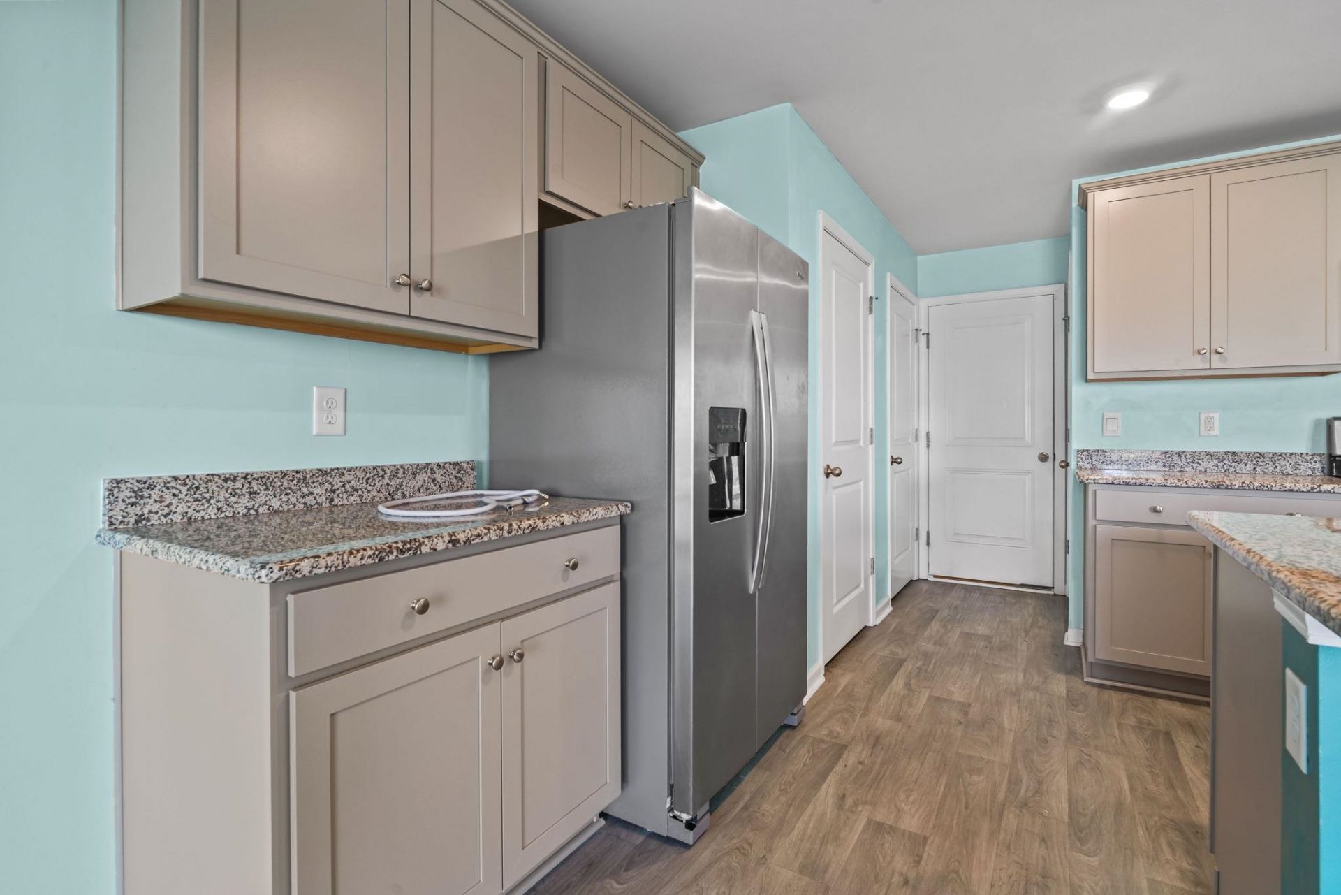 6615 Colonial Dr. Photo 6