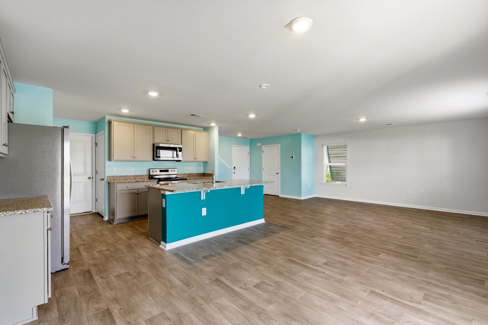 6615 Colonial Dr. Photo 9
