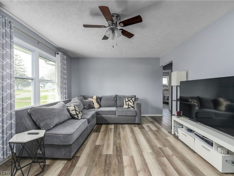 572 Bell Avenue, Elyria, OH 44035 Photo 11