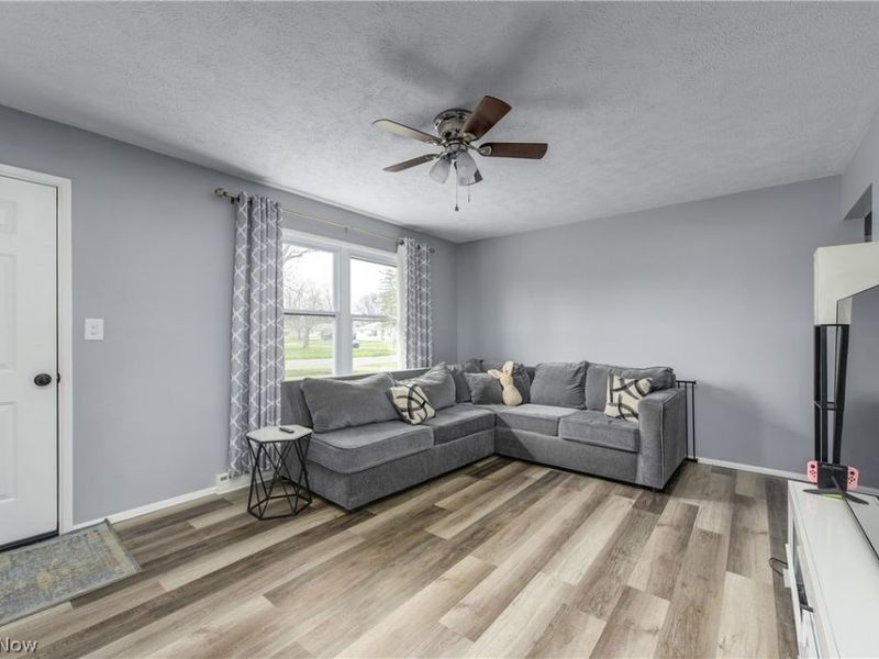 572 Bell Avenue, Elyria, OH 44035 Photo 12