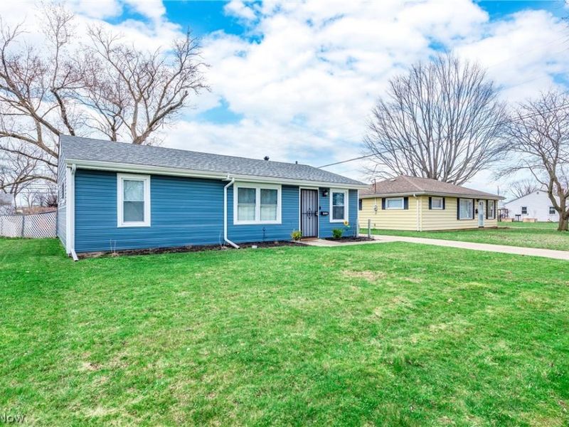 572 Bell Avenue, Elyria, OH 44035 Photo 2