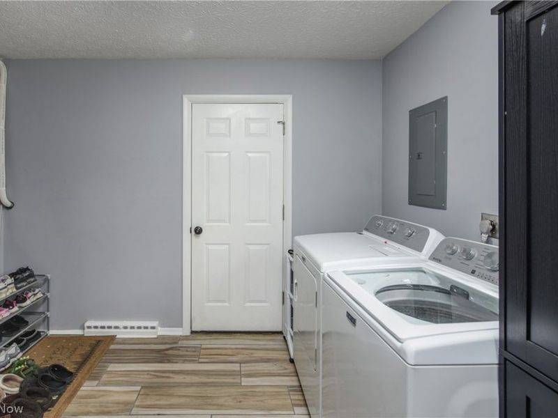 572 Bell Avenue, Elyria, OH 44035 Photo 32