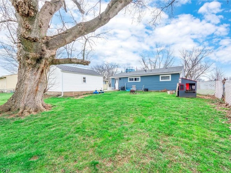 572 Bell Avenue, Elyria, OH 44035 Photo 8