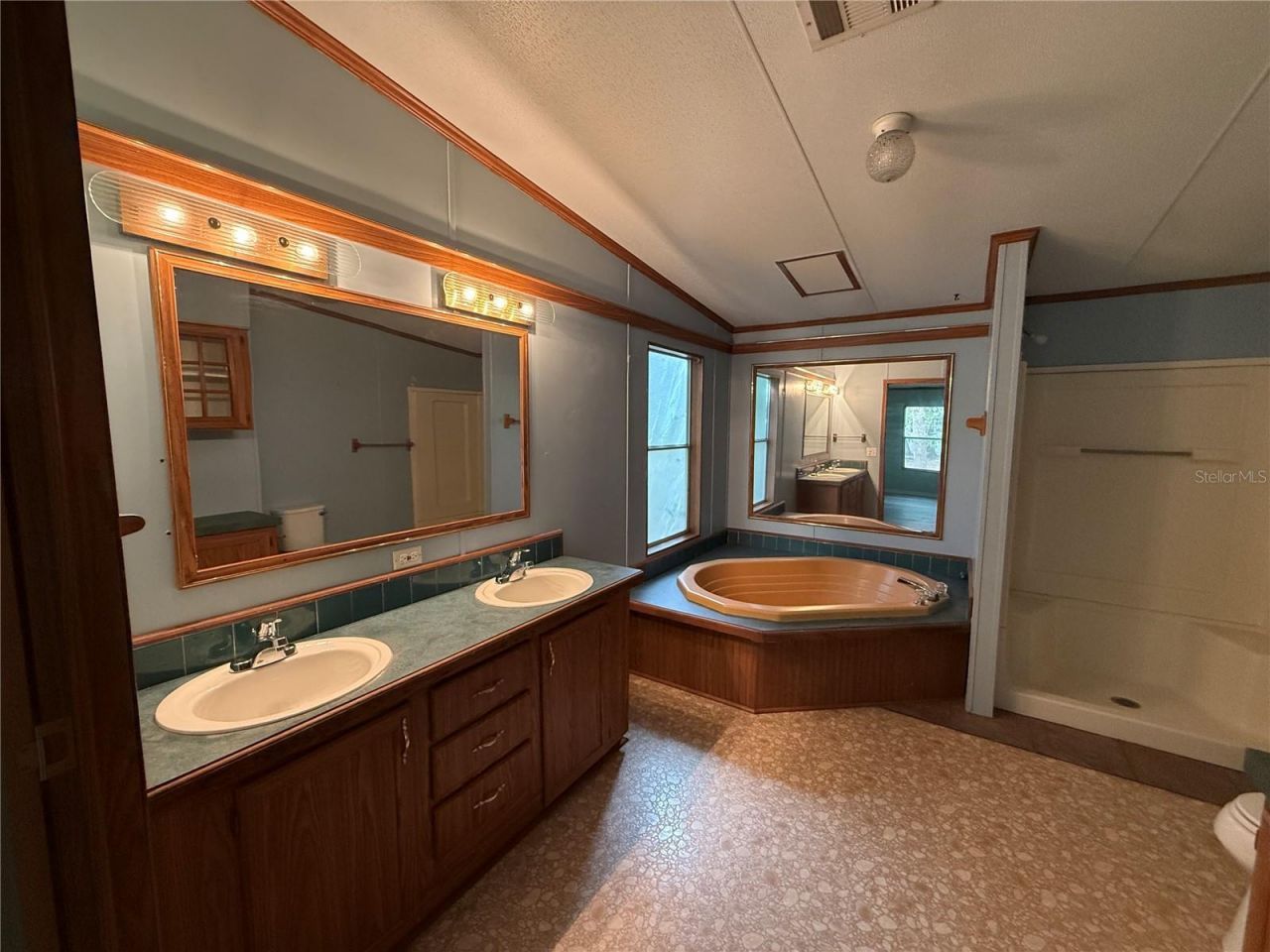 5613 NW 202nd Place, La Crosse, FL 32658 Photo