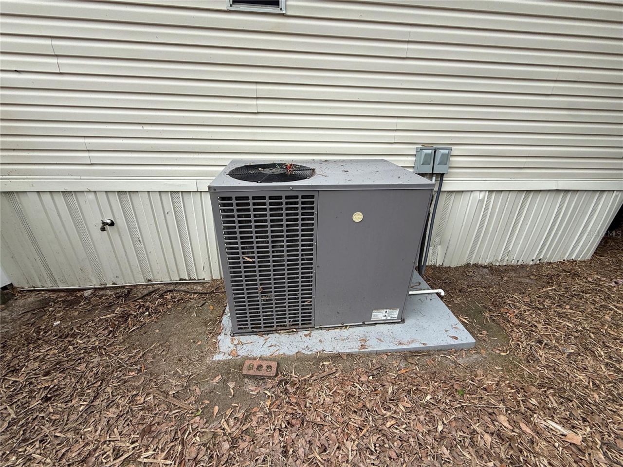5613 NW 202nd Place, La Crosse, FL 32658 Photo