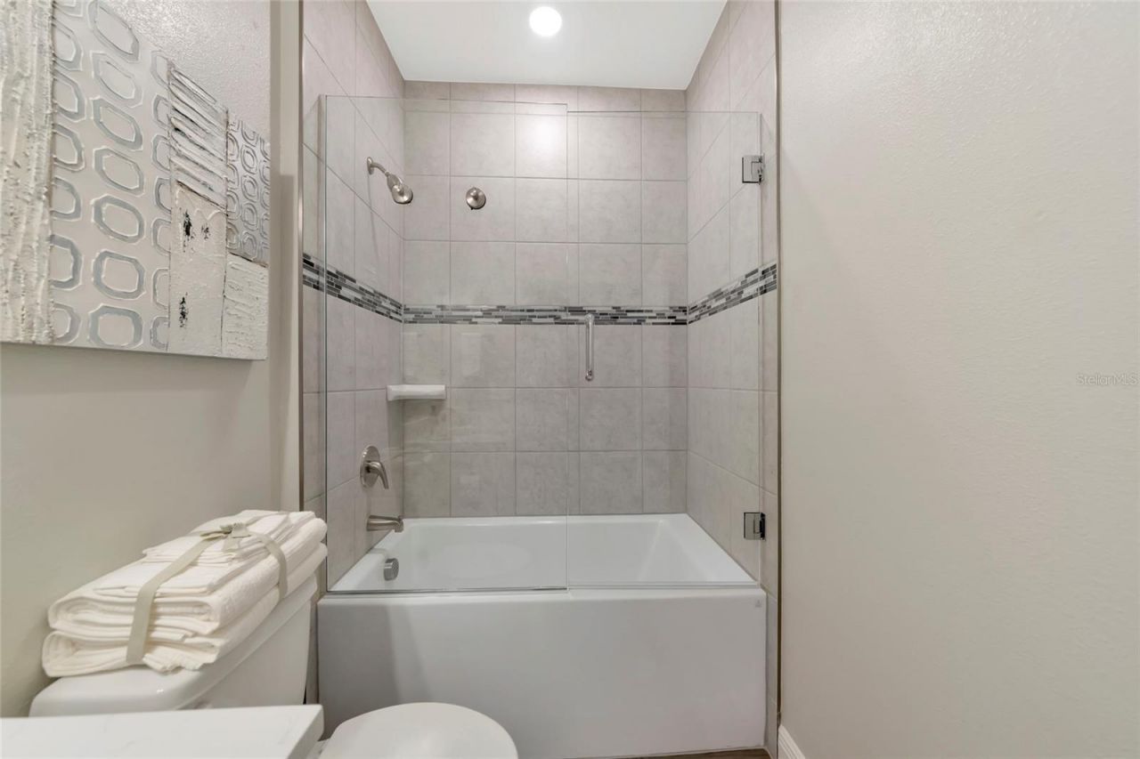 2105 Citrus Breeze Drive , Bradenton, FL 34208 Photo