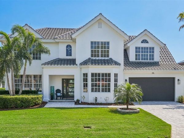 750 SAND PINE DRIVE NE, ST PETERSBURG, FL 33703