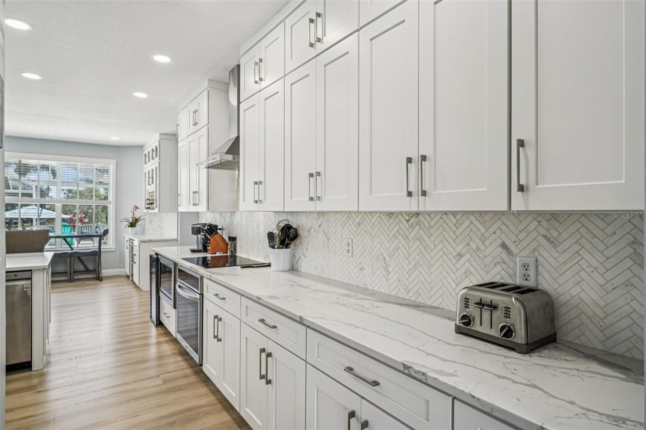 750 Sand Pine Drive Ne, Saint Petersburg, FL 33703 Photo