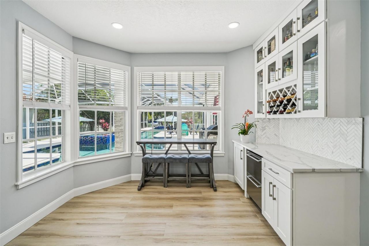 750 Sand Pine Drive Ne, Saint Petersburg, FL 33703 Photo