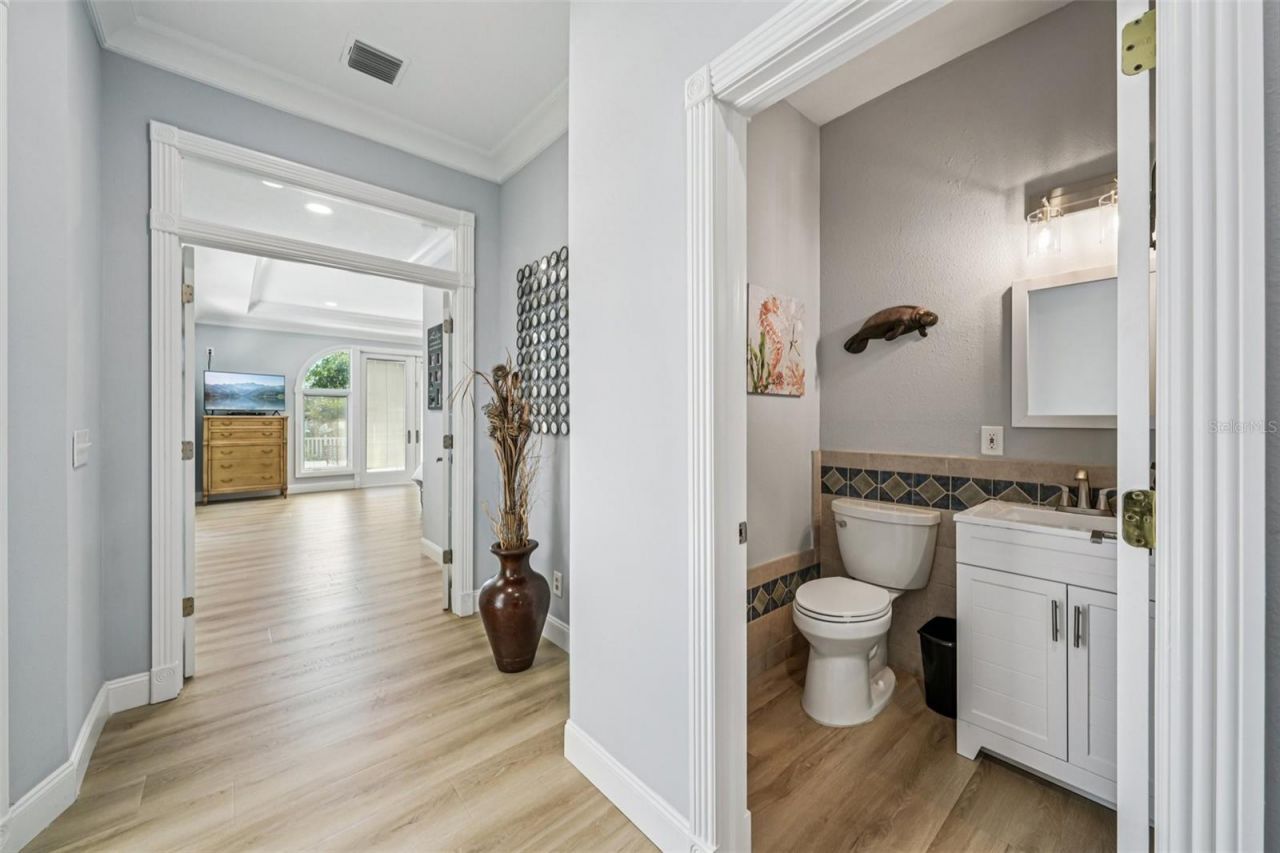 750 Sand Pine Drive Ne, Saint Petersburg, FL 33703 Photo