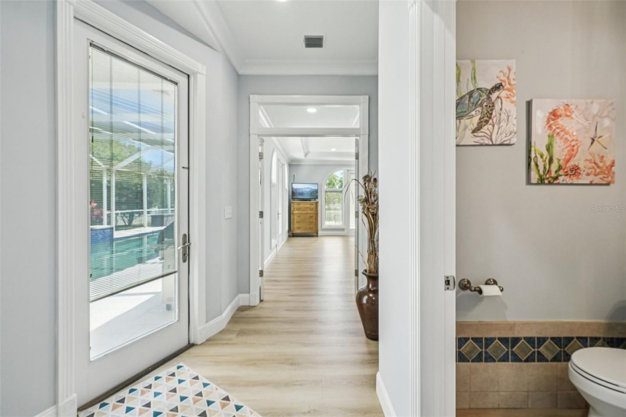 750 Sand Pine Drive Ne, Saint Petersburg, FL 33703 Photo