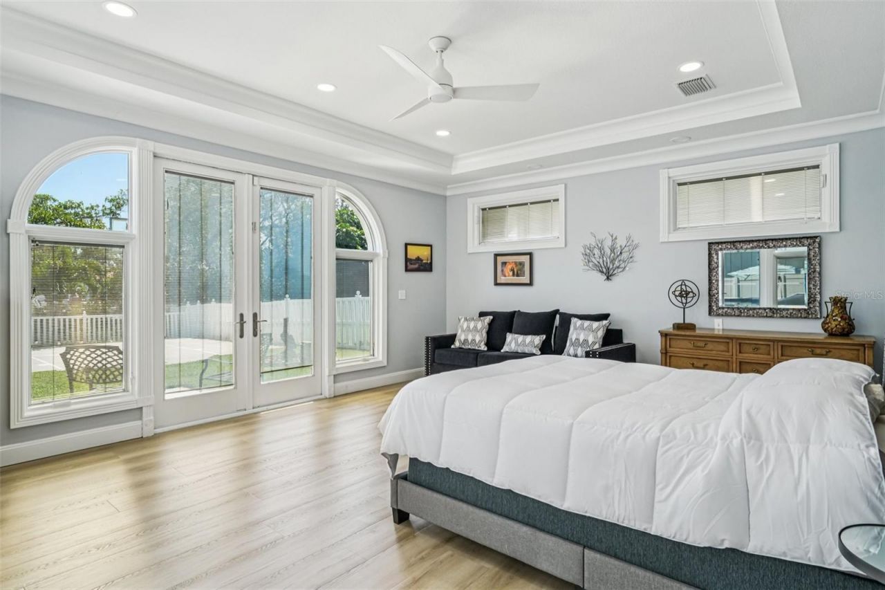 750 Sand Pine Drive Ne, Saint Petersburg, FL 33703 Photo