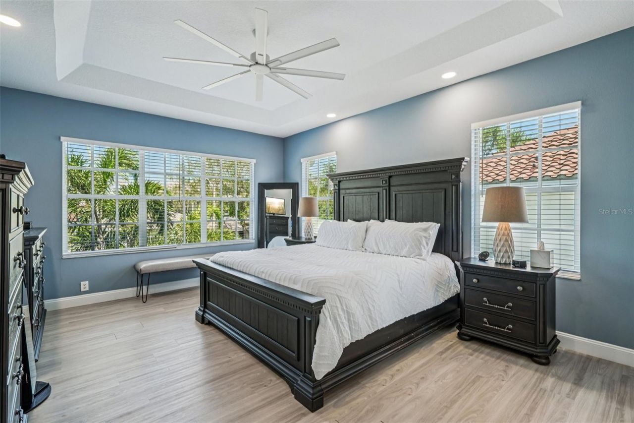 750 Sand Pine Drive Ne, Saint Petersburg, FL 33703 Photo