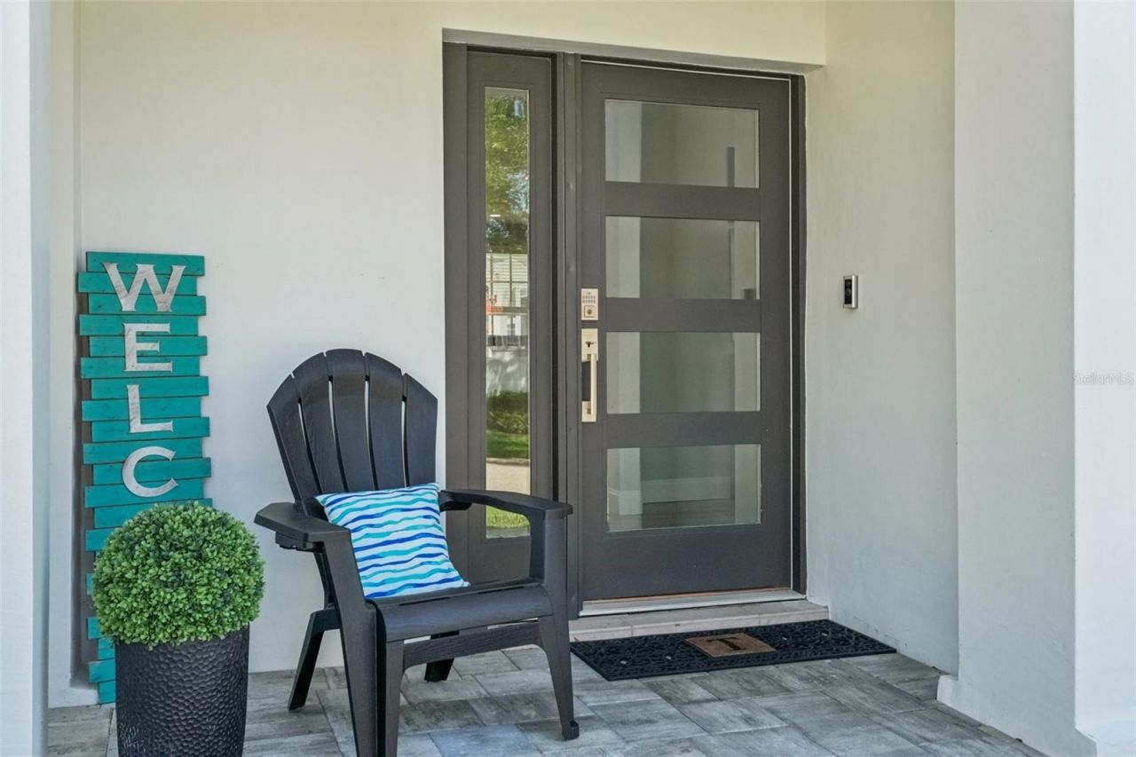 750 Sand Pine Drive Ne, Saint Petersburg, FL 33703 Photo